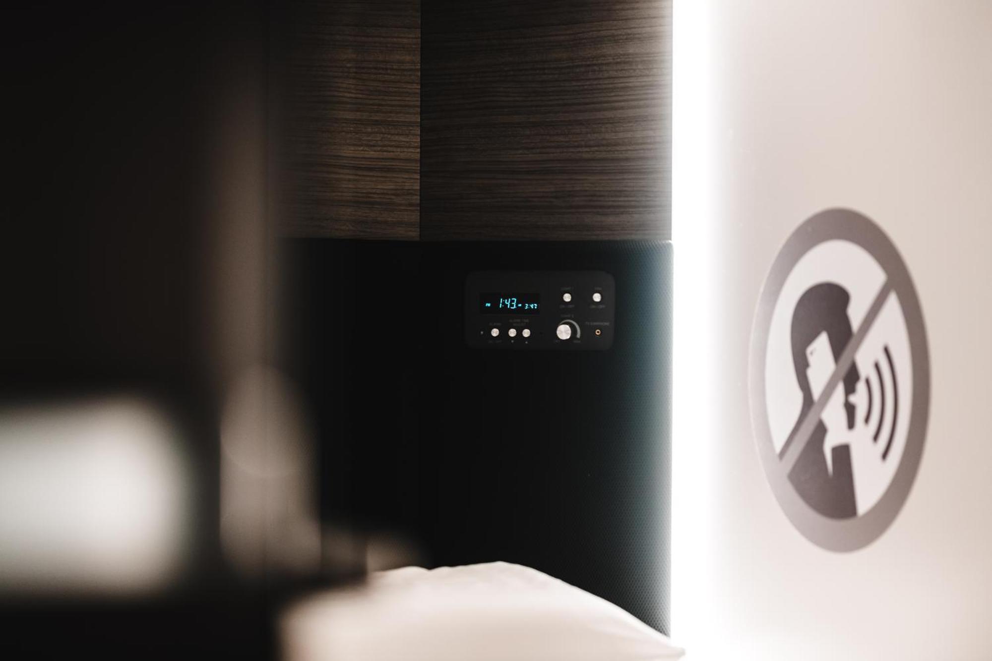 Kepler Club Riga Airport Hotel - Landside Public Area Ieki エクステリア 写真